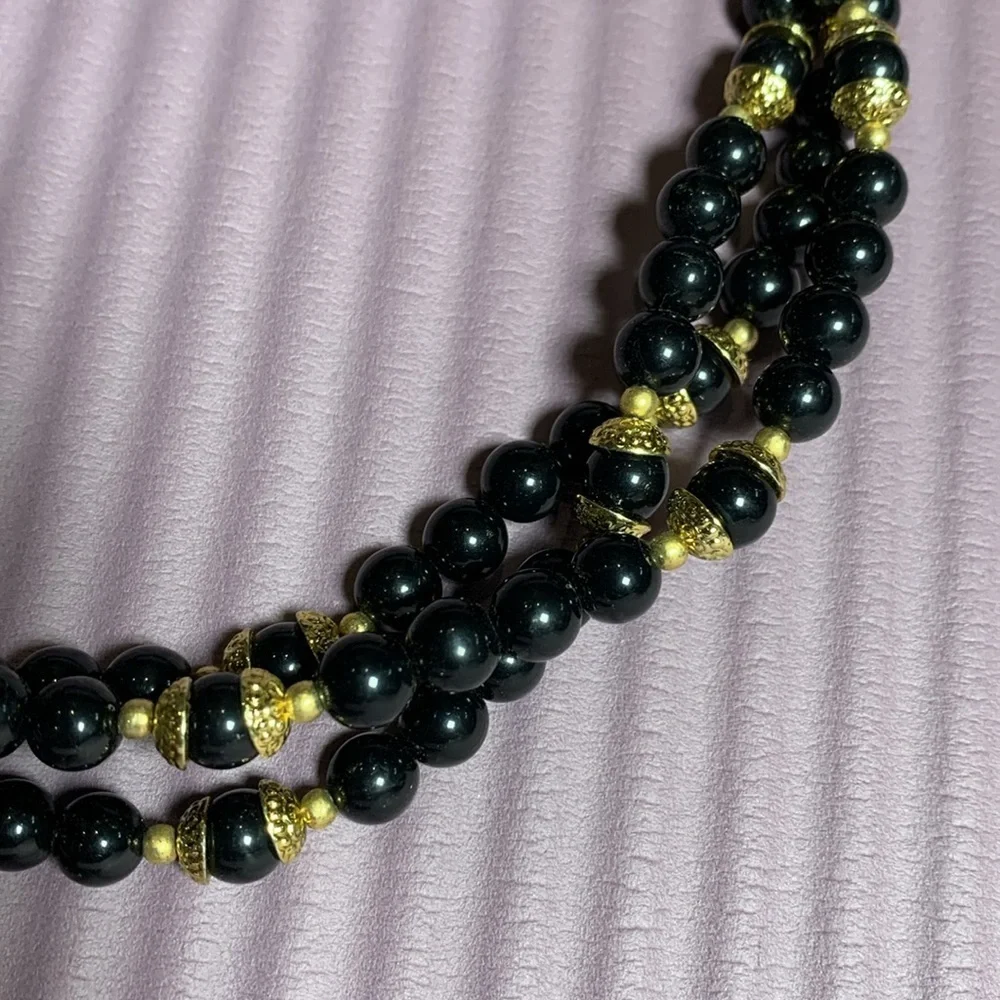 {Vintage} Black & Gold Beaded Necklace